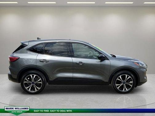 Carbonized Gray Metallic 2022 Ford Escape SE