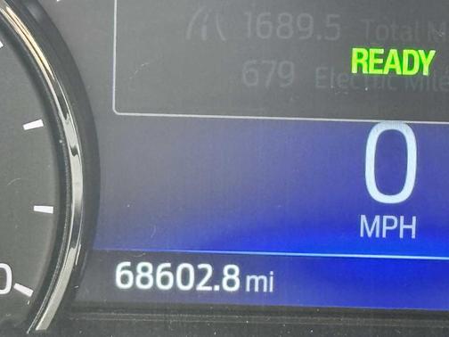 Carbonized Gray Metallic 2022 Ford Escape SE
