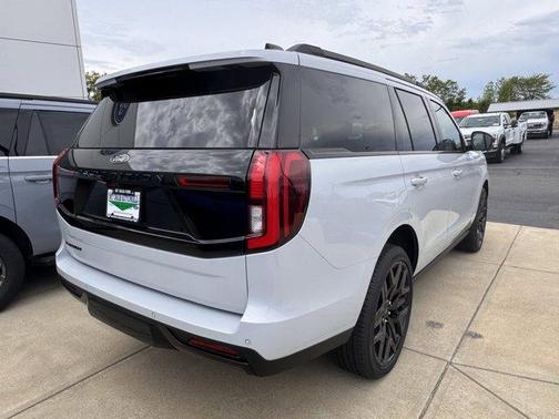 Space Silver 2026 Ford Expedition Platinum