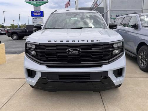 Space Silver 2026 Ford Expedition Platinum
