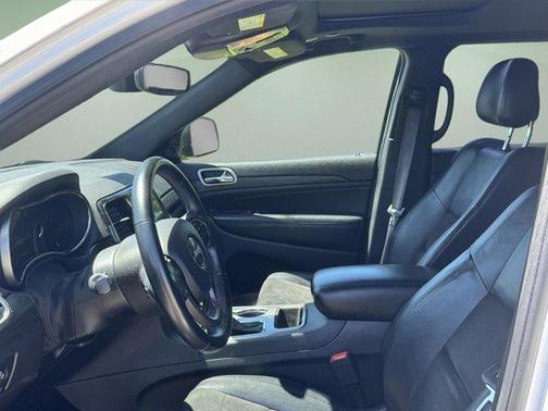 Bright White Clearcoat 2019 Jeep Grand Cherokee Altitude