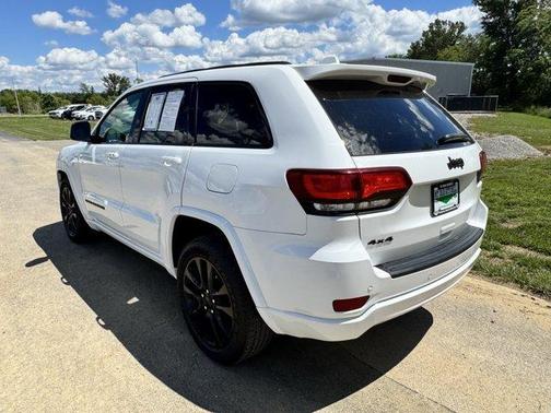 Bright White Clearcoat 2019 Jeep Grand Cherokee Altitude
