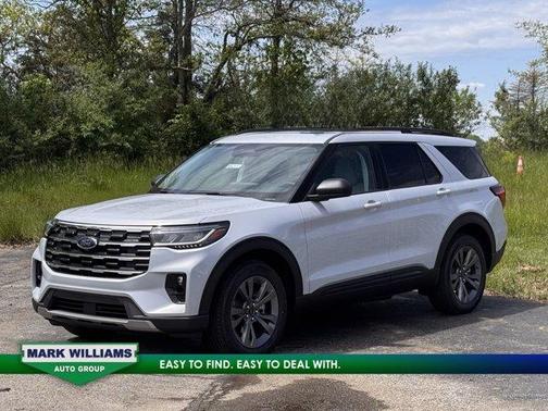 Space White Metallic 2026 Ford Explorer Active