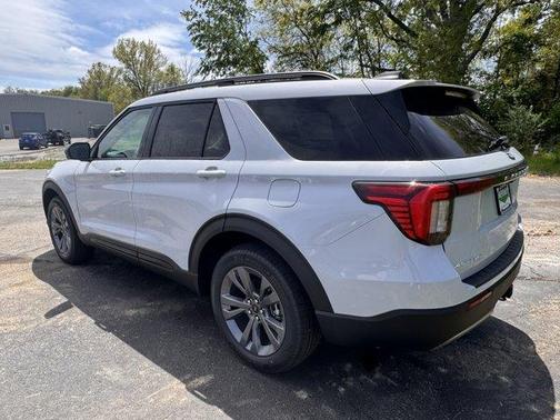 Space White Metallic 2026 Ford Explorer Active
