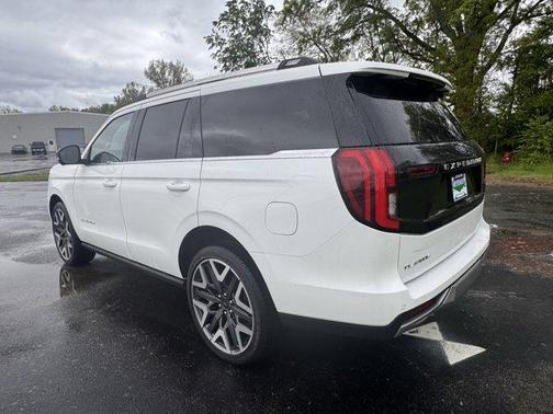 Star White 2026 Ford Expedition Platinum