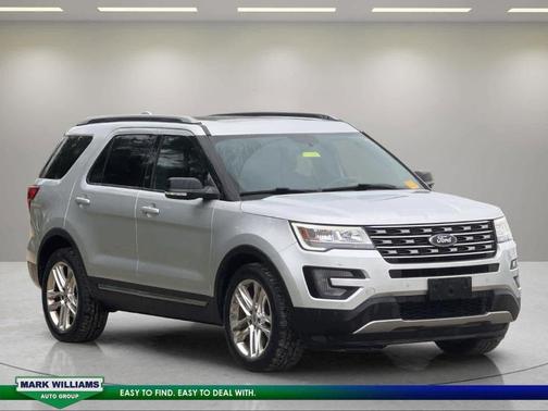 Ingot Silver Metallic 2017 Ford Explorer XLT
