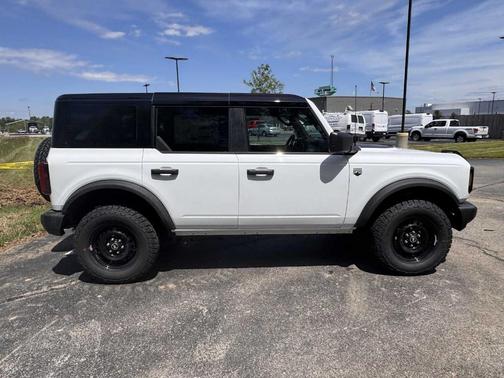 Oxford White 2026 Ford Bronco Big Bend