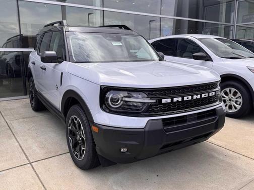 Space White Metallic 2026 Ford Bronco Sport Outer Banks