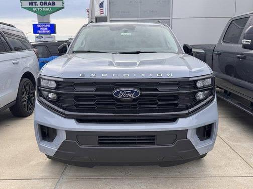 Glacier Gray Metallic 2026 Ford Expedition Max Active