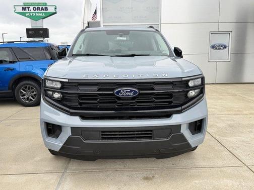 Glacier Gray Metallic 2026 Ford Expedition Max Active