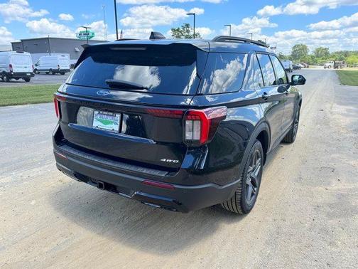 Agate Black Metallic 2026 Ford Explorer ST-Line