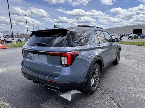 Vapor Blue Metallic 2026 Ford Explorer ST-Line