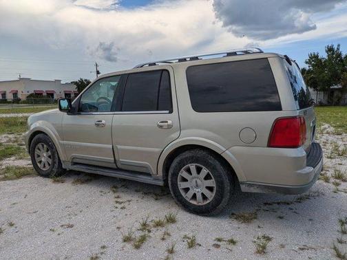 2004 Lincoln Navigator