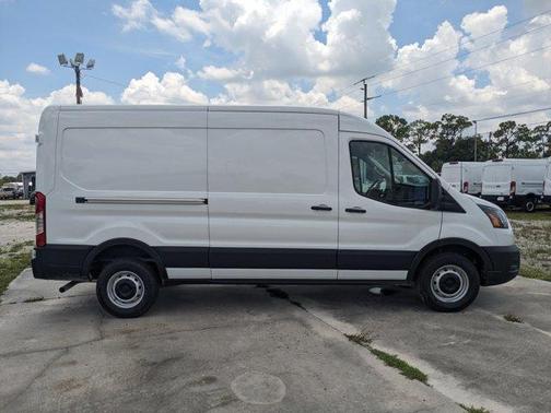 2025 Ford Transit-250 148 WB Medium Roof Cargo