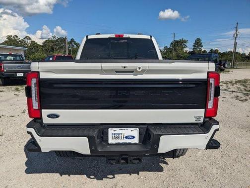 2025 Ford F-250 Platinum