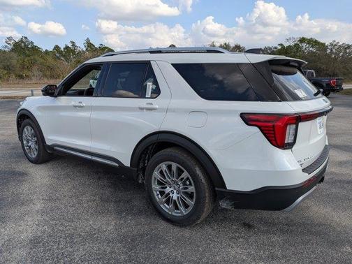 Star White 2026 Ford Explorer Platinum