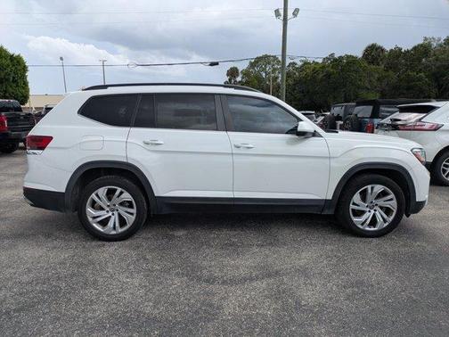 Pure White 2021 Volkswagen Atlas 3.6L SE w/Technology