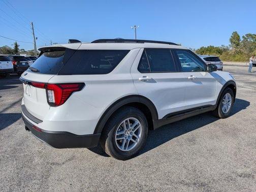 Star White 2026 Ford Explorer Active