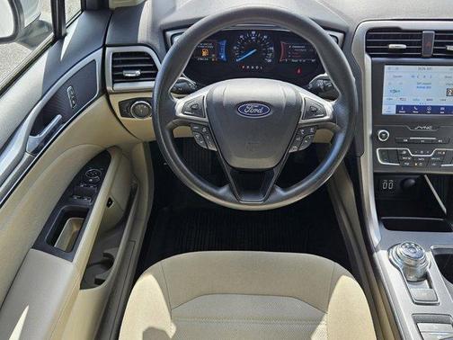 2020 Ford Fusion Hybrid SE
