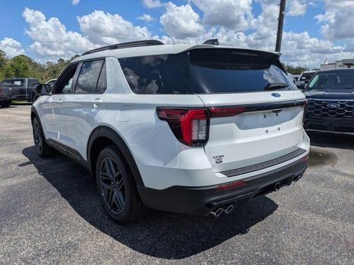 Star White 2026 Ford Explorer ST