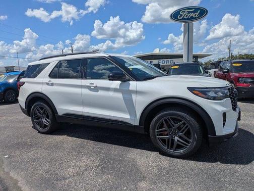 Star White 2026 Ford Explorer ST