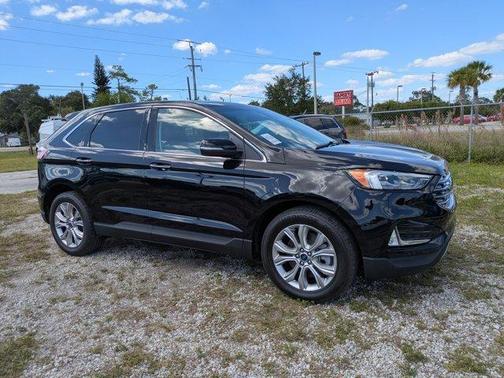 2022 Ford Edge Titanium