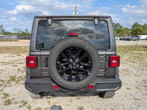 Granite Crystal Clearcoat Metallic 2025 Jeep Wrangler 4xe Sahara
