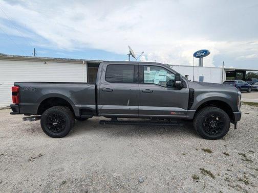 2025 Ford F-350 Lariat Super Duty