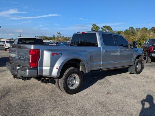 Iconic Silver Metallic 2022 Ford F-350 Platinum