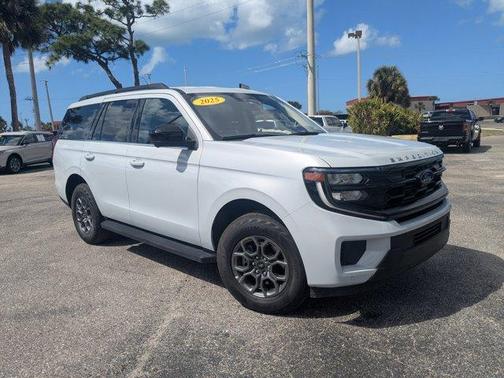 Oxford White 2025 Ford Expedition Active