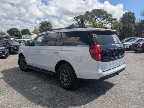 Oxford White 2025 Ford Expedition Active