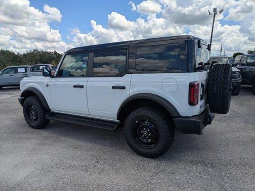 Oxford White 2026 Ford Bronco Outer Banks