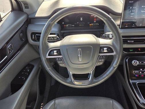 2021 Lincoln Nautilus Reserve