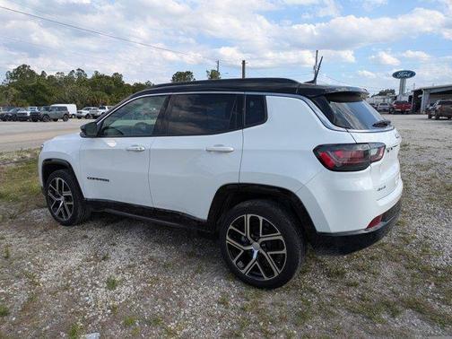 Bright White Clearcoat 2024 Jeep Compass Limited