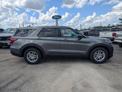 Carbonized Gray Metallic 2026 Ford Explorer Active