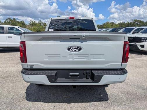 Avalanche 2026 Ford F-150 XLT