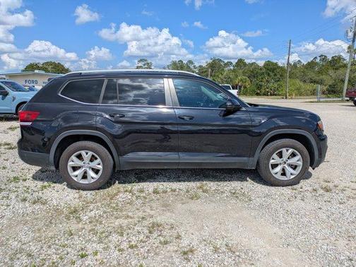 Deep Black Pearl Effect 2018 Volkswagen Atlas 3.6L SE w/Technology