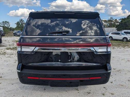 2022 Lincoln Navigator L Reserve