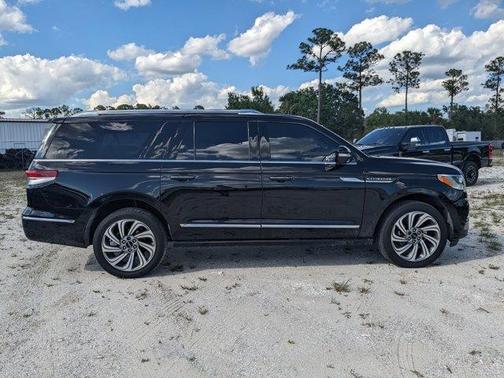 2022 Lincoln Navigator L Reserve
