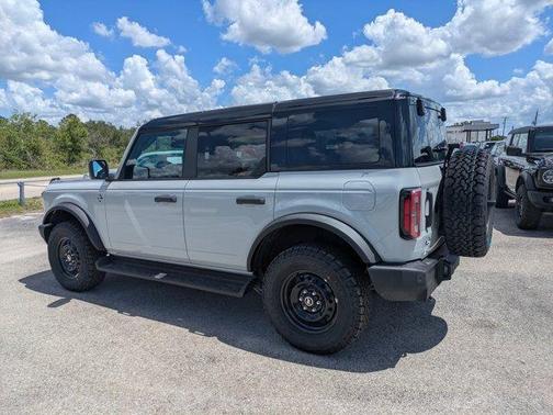 Avalanche Gray 2026 Ford Bronco Outer Banks
