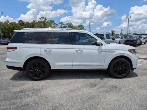 2023 Lincoln Navigator Reserve