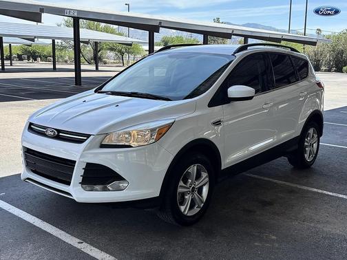 White 2016 Ford Escape SE
