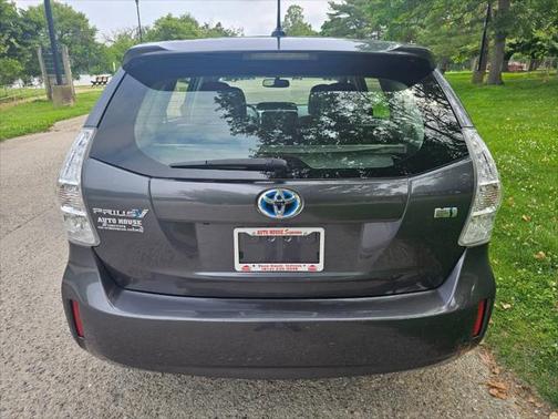 2012 Toyota Prius v Five