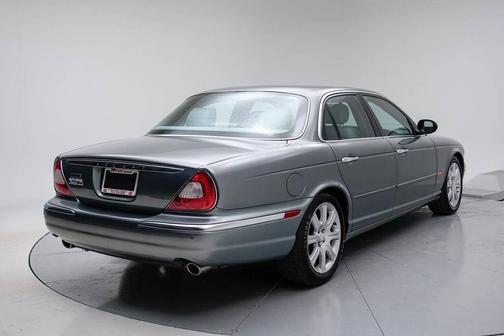 2004 Jaguar XJ Base