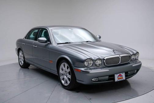 2004 Jaguar XJ Base