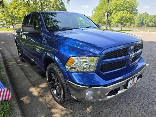 Blue Streak Pearlcoat 2014 RAM 1500 Outdoorsman