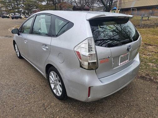 2012 Toyota Prius v Five