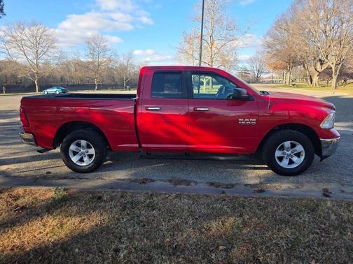 2016 RAM 1500 SLT
