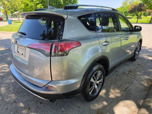 Silver Sky Metallic 2018 Toyota RAV4 XLE