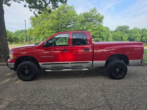 Red 2003 Dodge Ram 2500 SLT Quad Cab